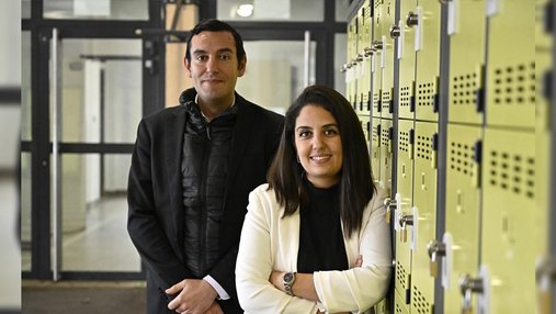 Portrait de Safae Talih, médiatrice sociale, et Bruno Bourgoin, principal du collège Joachim du Bellay à Cholet