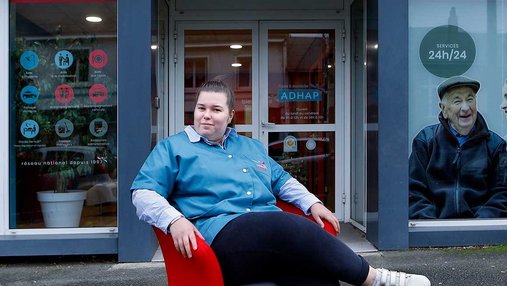 Portrait de Laura, auxiliaire de vie à domicile